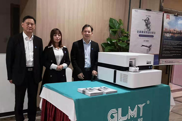 創(chuàng)想展臺(tái)前 http://www.wxcxfx.com/cxyq/20191111131035-FmaXmsk991h0v50_iXry_ieHYRQq.jpg