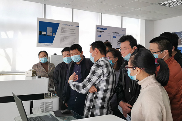 黃工在操作前的講解 http://www.wxcxfx.com/cxyq/20200415143326-FtIns4k7IyEvDdWzUNhdbX7mugCT.jpg