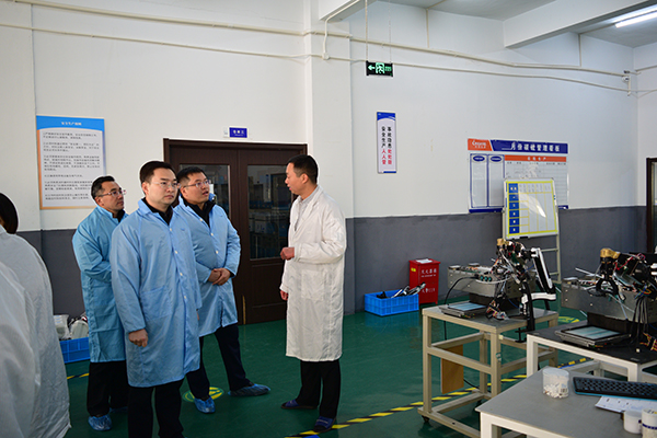 參觀生產(chǎn)車間 http://www.wxcxfx.com/cxyq/20210108145242-FupQz3FlNqfaROOwbJ4duBXB_iG1.jpg