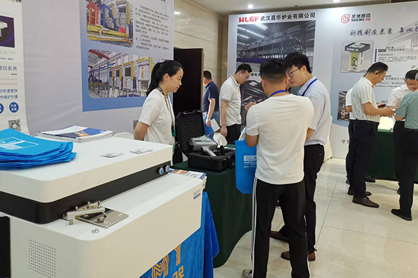 为客户解疑答惑 /cxyq/20230619094008-FkgEUdCQgToGXunQBvQjEEea_NoS.jpg