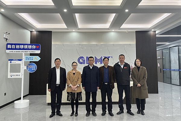 合影留念 /cxyq/20240328105549-FgOqo6HHMFOR5e_XZXo6Dn9Djcy5.jpg